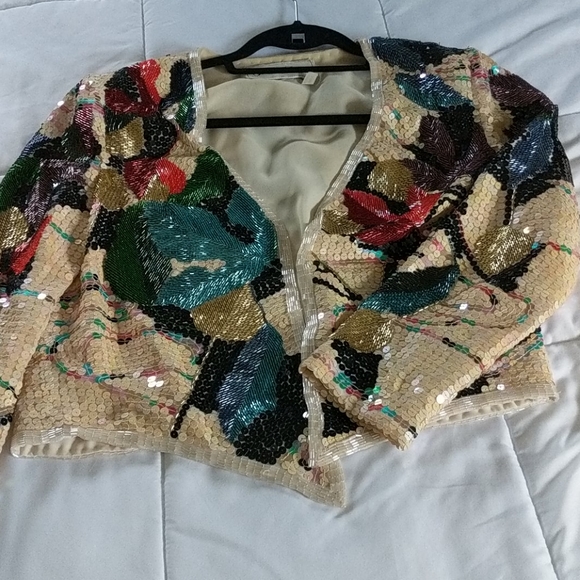 Top - Picture 1 of 2